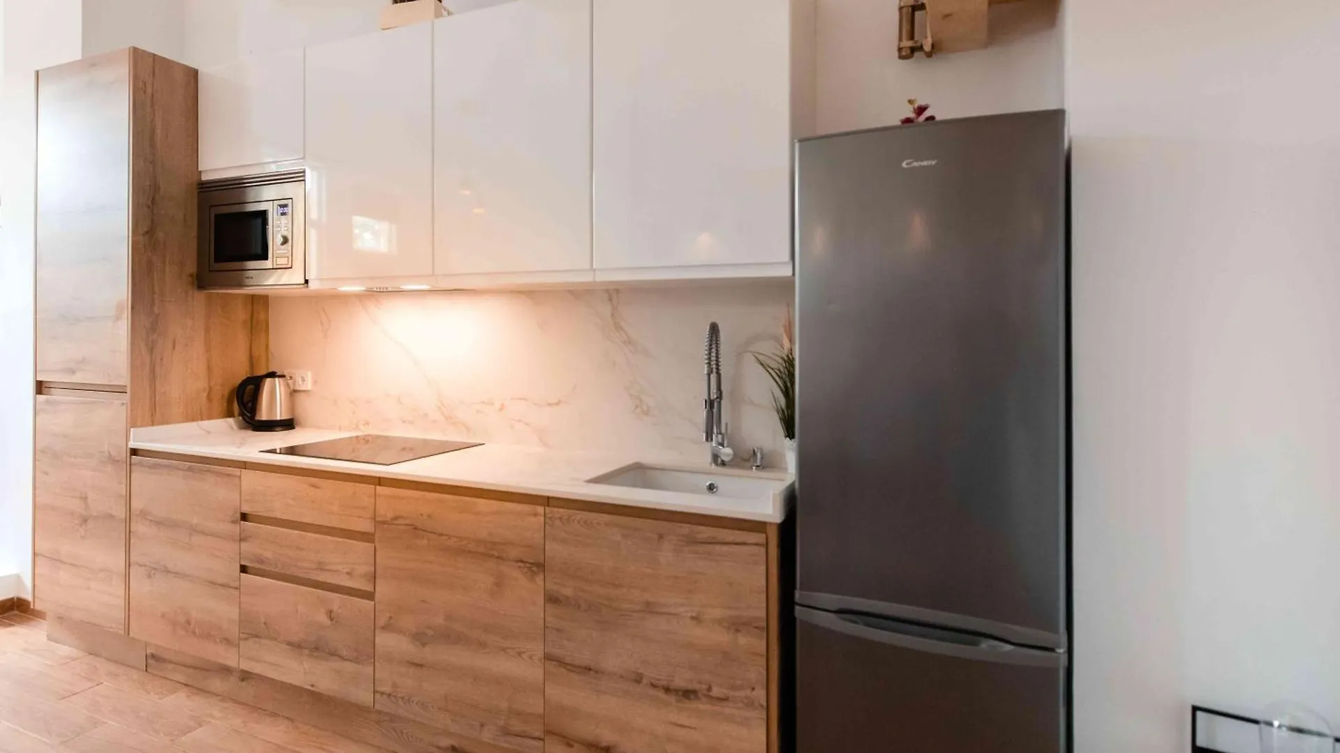 Letsmalaga - Duplex En El Centro Con Jacuzzi Daire 0*,