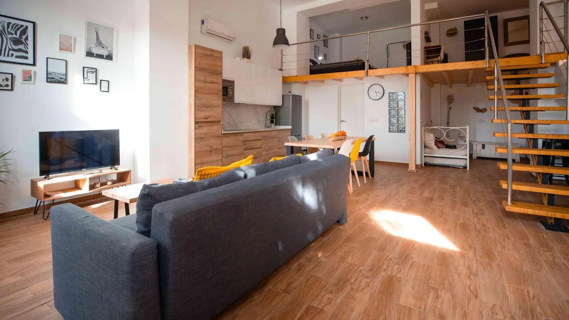 Letsmalaga - Duplex En El Centro Con Jacuzzi Apartment